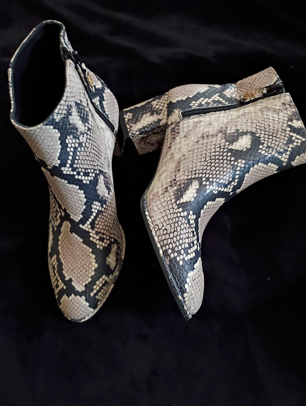 Stuart Weitzman Roccia Snake Print Block Heel Zip Booties Size 5 Brand New